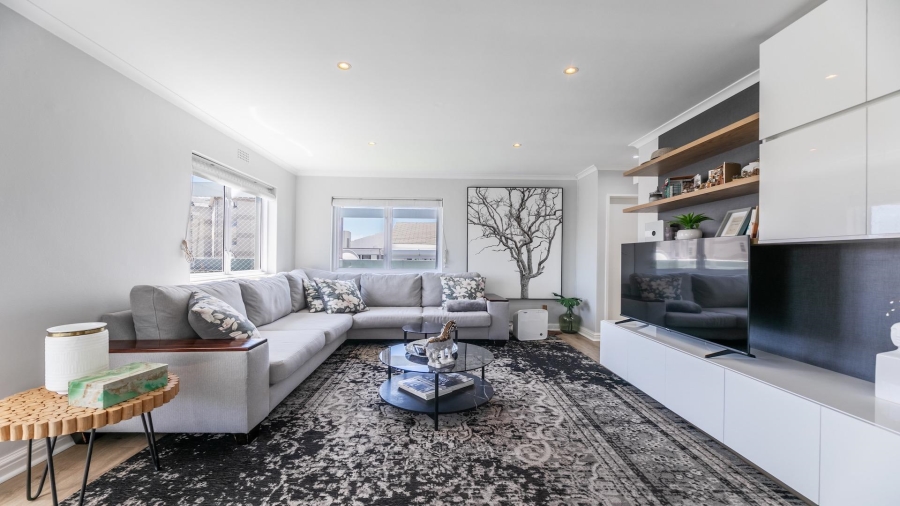 2 Bedroom Property for Sale in Sea Point Western Cape